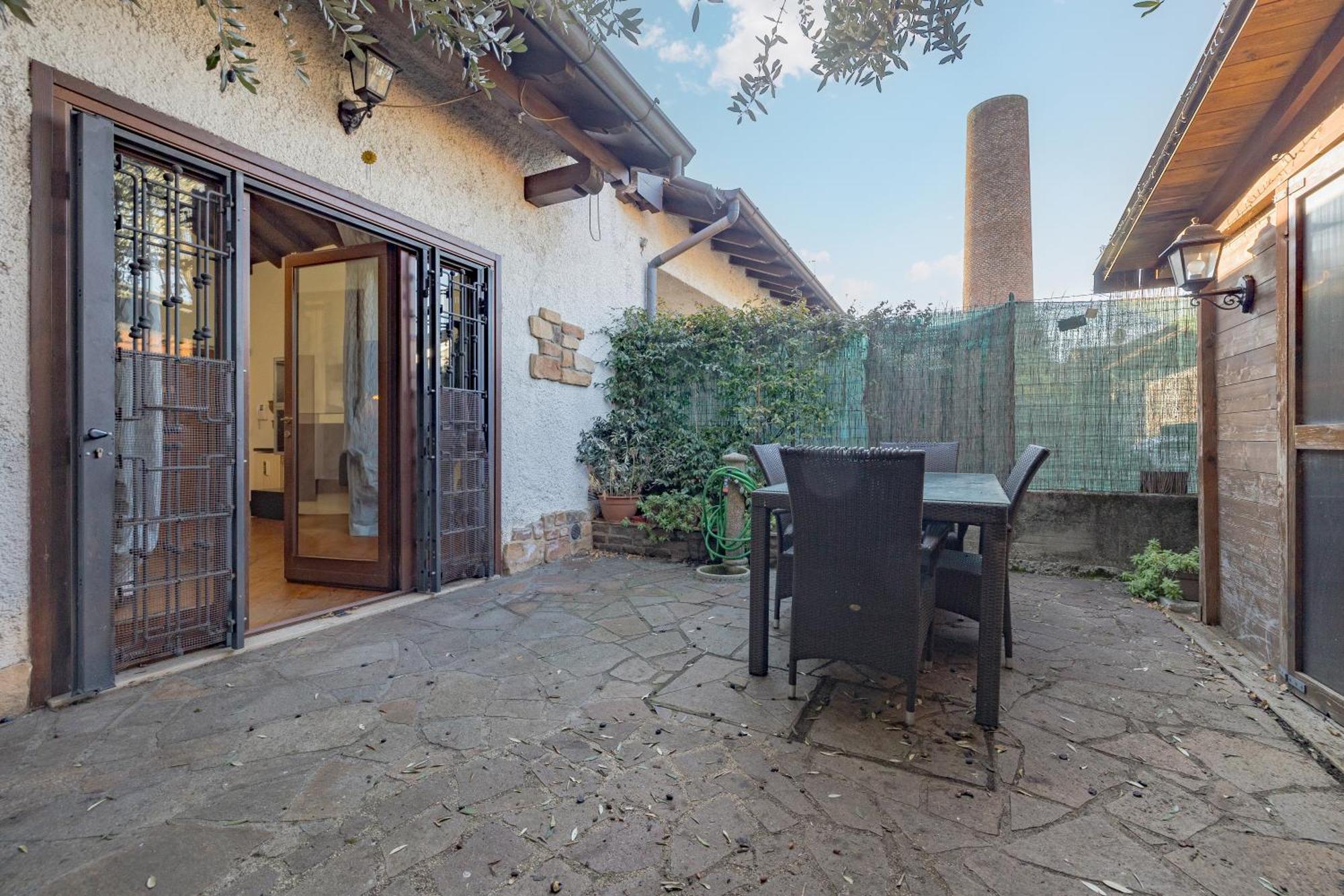 Villa Malpensa Jacuzzi House Ferno Esterno foto