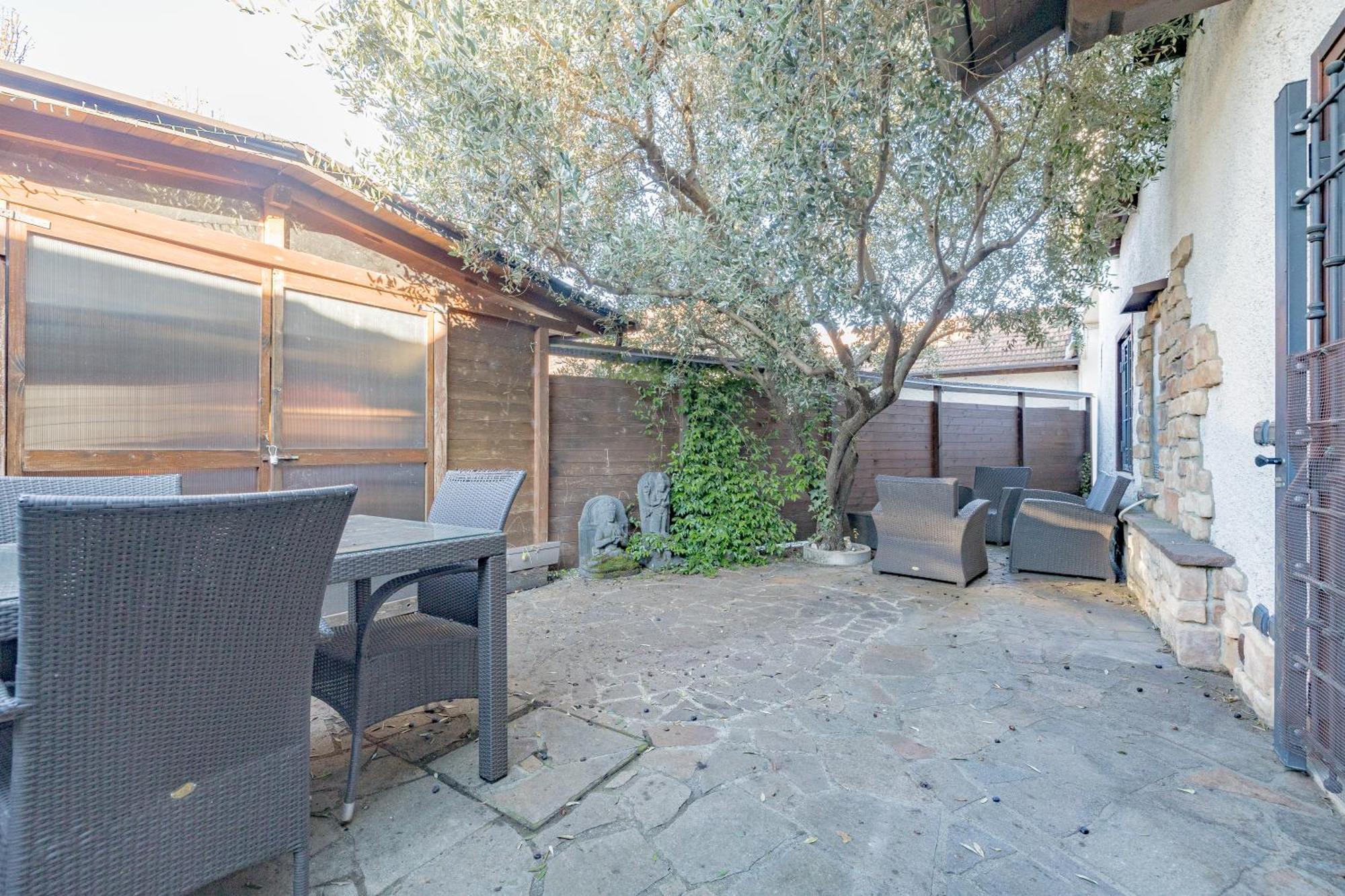 Villa Malpensa Jacuzzi House Ferno Esterno foto